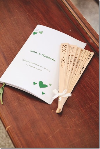 libretto chiesa con ventaglio in legno matrimonio