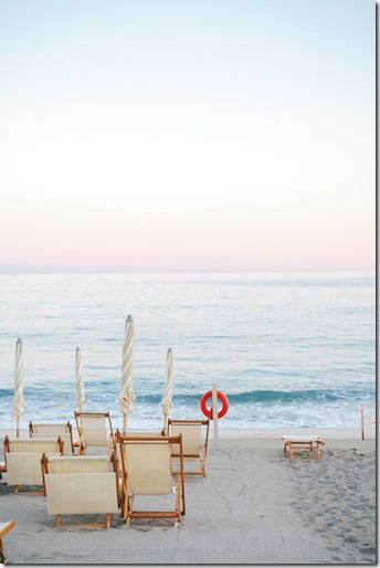 sdraio sul mare della liguria