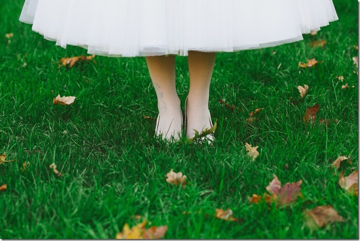 scarpe sposa nell'erba