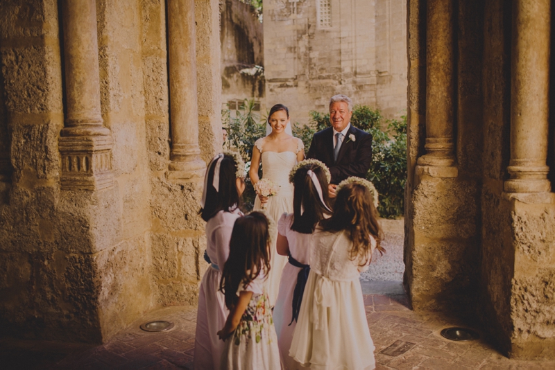 sposa con damigelle, ispirazioni damigelle,arrivo della sposa con damigelle, sicilia-Raquel-Benito
