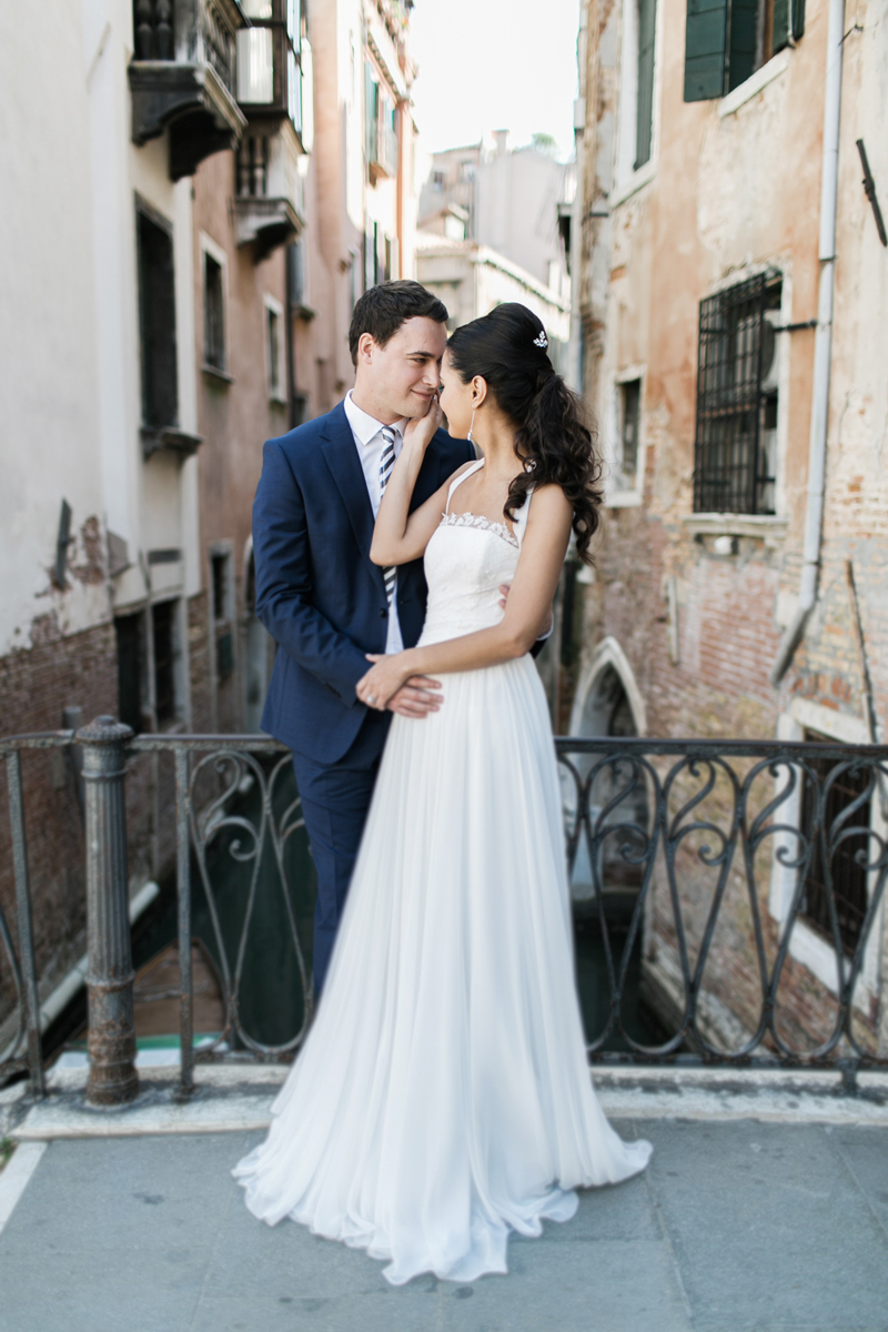 ponti di venezia, sposi, foto con sfondo palazzi venezia