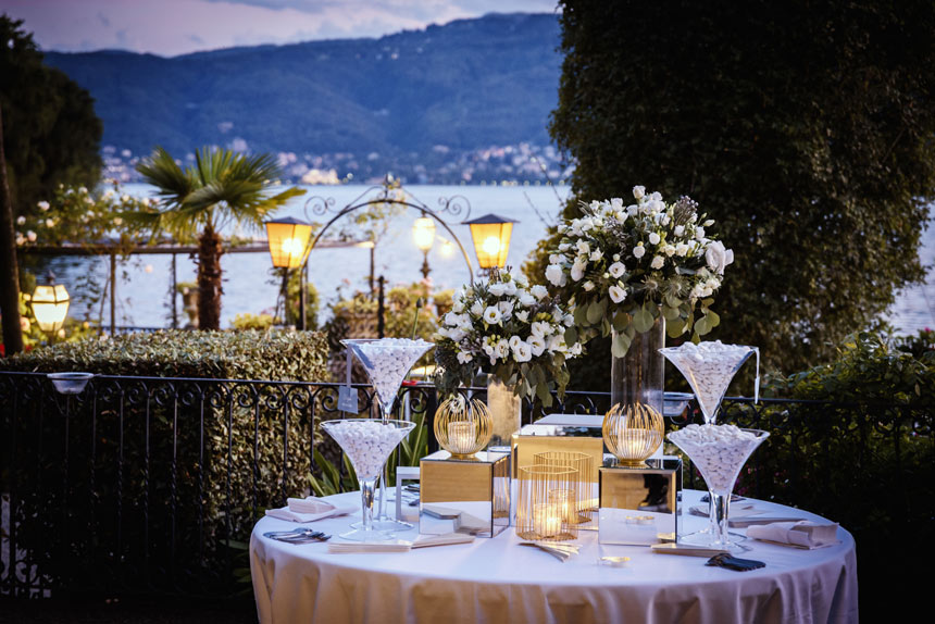 tavolo confettata all'aperto, matrimonio sul lago maggiore