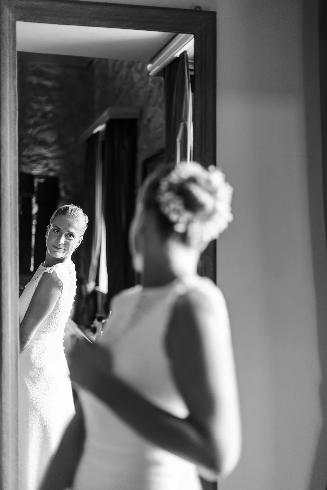 sposa allo specchio