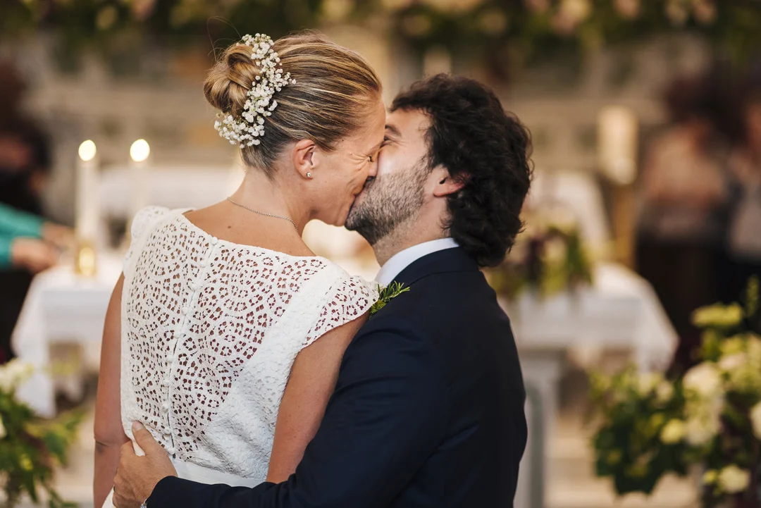 puoi baciare la sposa