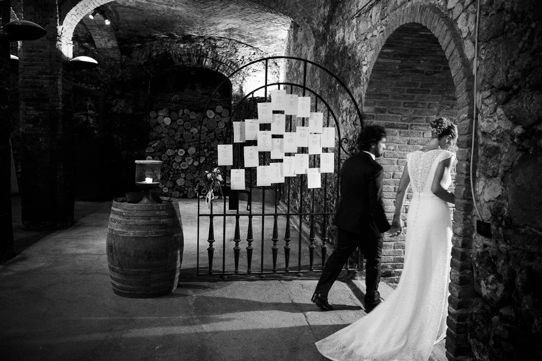 just married, tableou mariage alternativo, matrimonio-a-villa-sparina-tra-le-colline-del-gavi