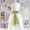 abito per damigella bambina bianco e verde con fiocco sul dietro età 7 8 anni