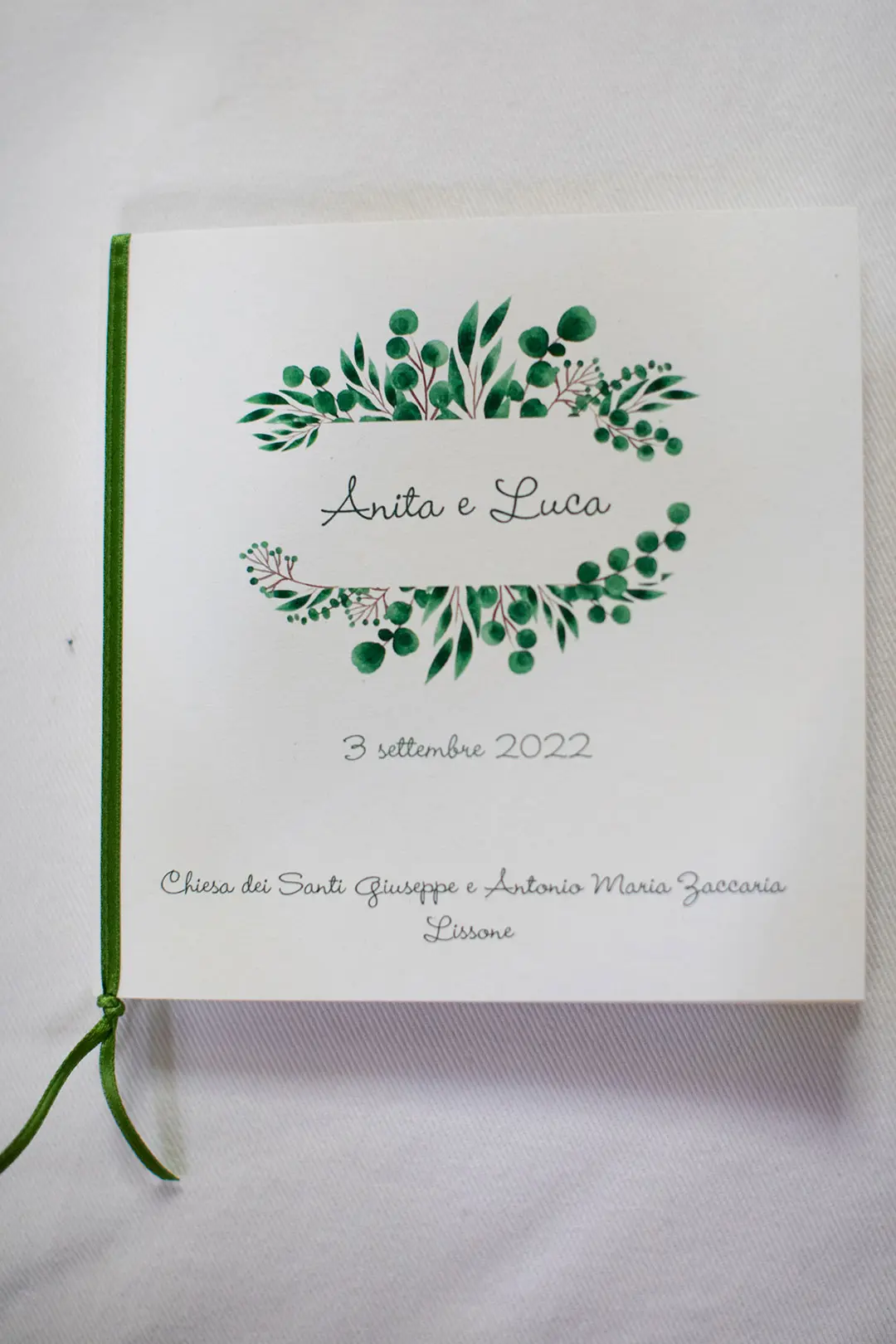 libretto messa acquarello, libretto messa idee eleganti a tema verde , libretti messa grafica milano 