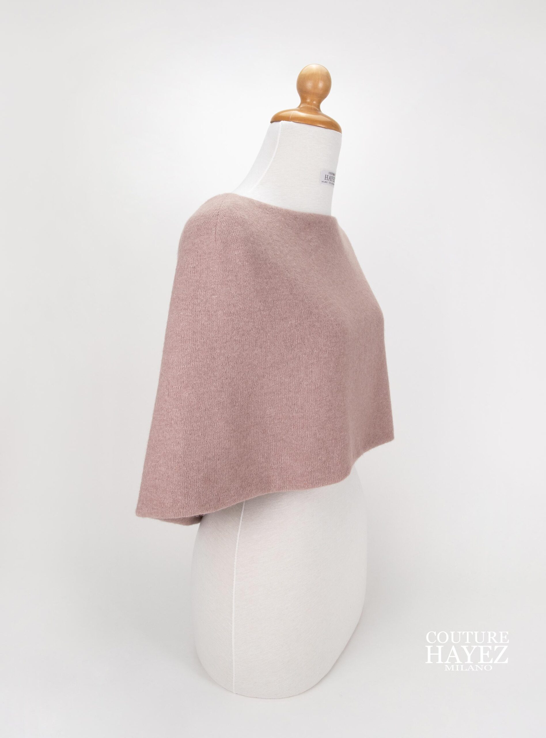 coprispalle donna di lana color cipria scuro con scollo a barca