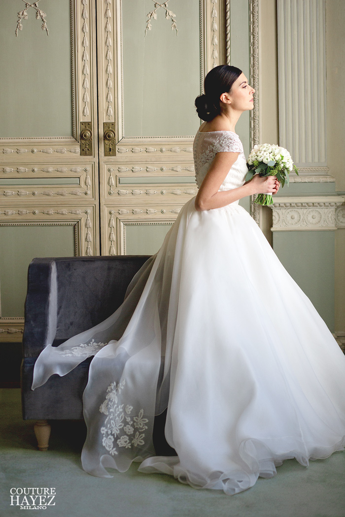 abito da sposa in organza di seta , abito da sposa ampio in organza, abito da sposa ampio in organza con scollatura a barchetta