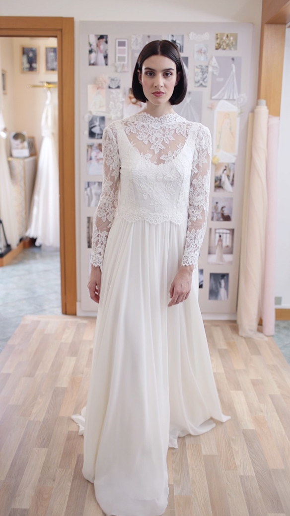 abito da sposa con maniche lunghe in pizzo