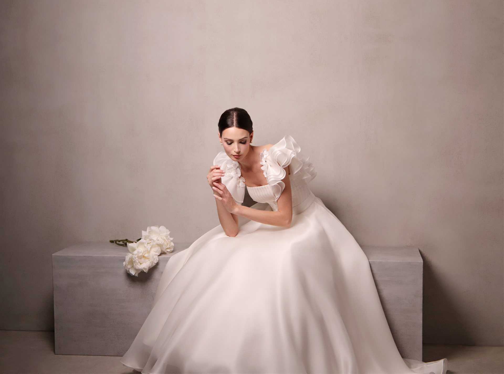 collezione-sposa-classico-unico-2027-couture-hayez-milano abito da sposa collezione 2027 Classico Unico di Couture Hayez Atelier Milano Italia