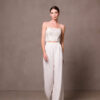 abito da sposa due pezzi composto da crop top in pizzo francese con spalline e pantalone palazzo elegante in cady
